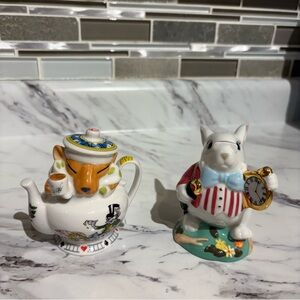 Vintage Alice in Wonderland Salt & Pepper Shaker set Paul Cardew